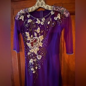 Stunning NWT hand embroidered purple dress Size XS/S